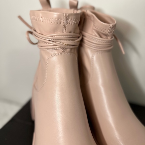 NWT SHOE DAZZLE NEW In Box - Shoedazzle Blush Platform Boots! - Picture 8 of 12